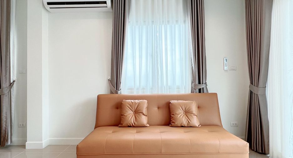 For rent 4 bedrooms house in San Kamphaeng, Chiang Mai