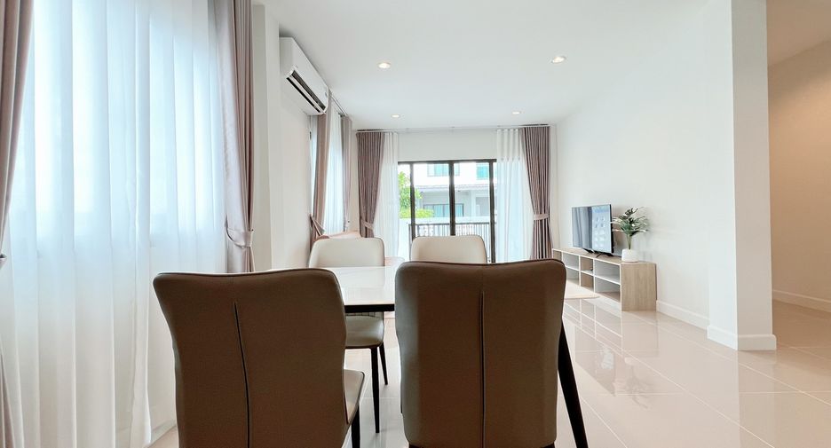 For rent 4 bedrooms house in San Kamphaeng, Chiang Mai