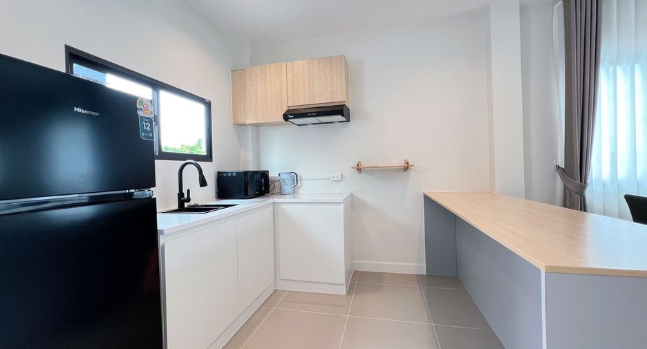 For rent 4 bedrooms house in San Kamphaeng, Chiang Mai