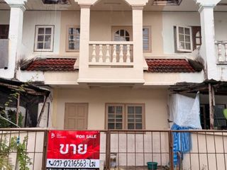 Casa adosada en venta de 2 habitaciones en Mueang Chachoengsao, Chachoengsao