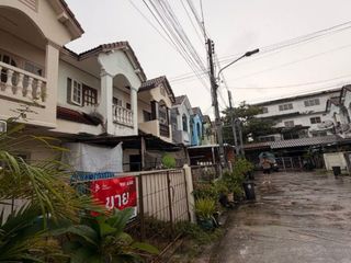 Casa adosada en venta de 2 habitaciones en Mueang Chachoengsao, Chachoengsao