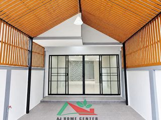 Casa adosada en venta de 2 habitaciones en Thanyaburi, Pathum Thani
