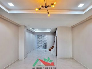 Casa adosada en venta de 2 habitaciones en Thanyaburi, Pathum Thani