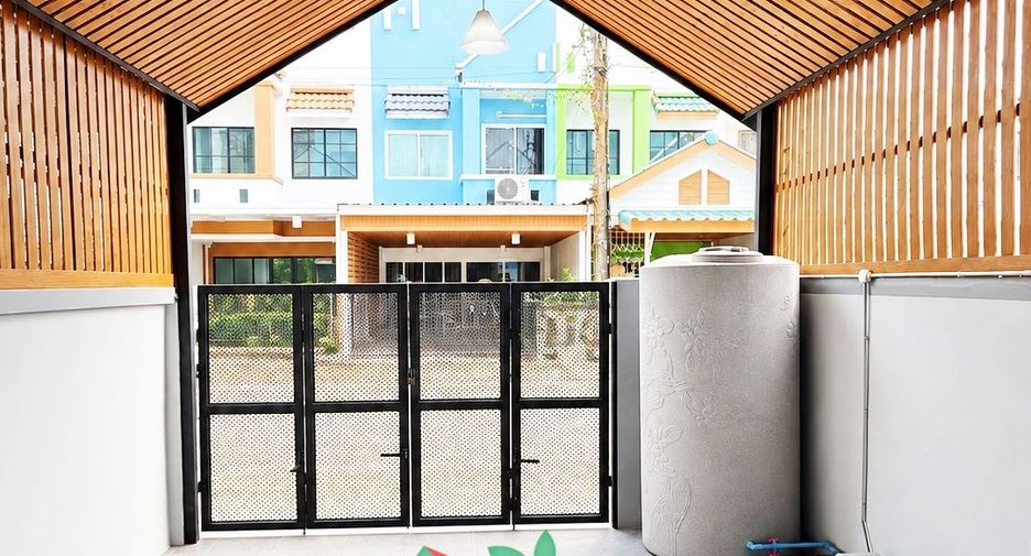 Casa adosada en venta de 2 habitaciones en Thanyaburi, Pathum Thani