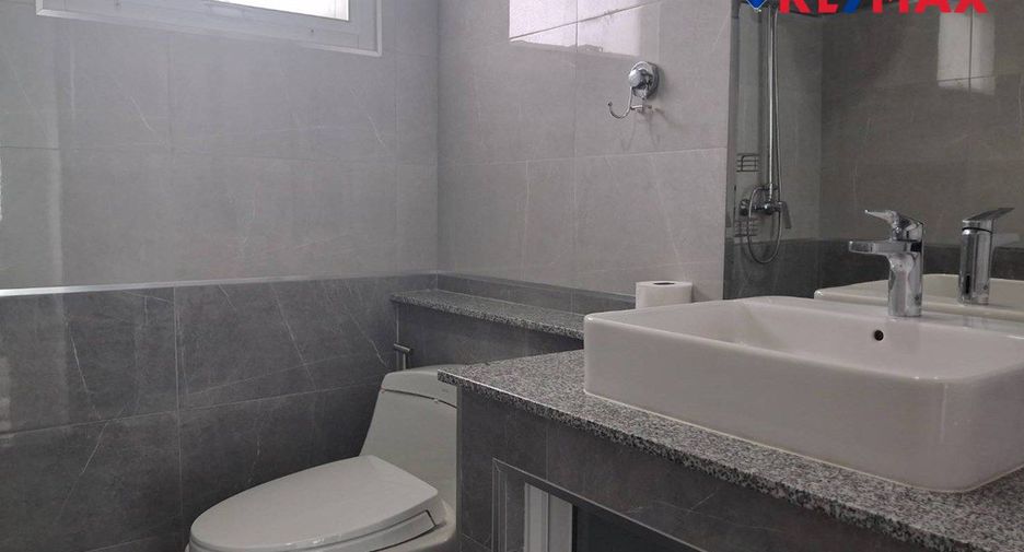 Haus zum Kauf mit 4 Zimmer in Bang Lamung, Chonburi