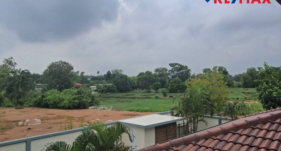 Haus zum Kauf mit 4 Zimmer in Bang Lamung, Chonburi
