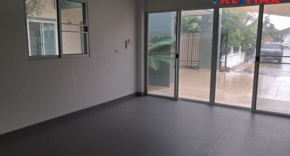 Haus zum Kauf mit 4 Zimmer in Bang Lamung, Chonburi