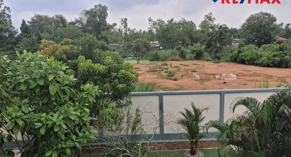 Haus zum Kauf mit 4 Zimmer in Bang Lamung, Chonburi