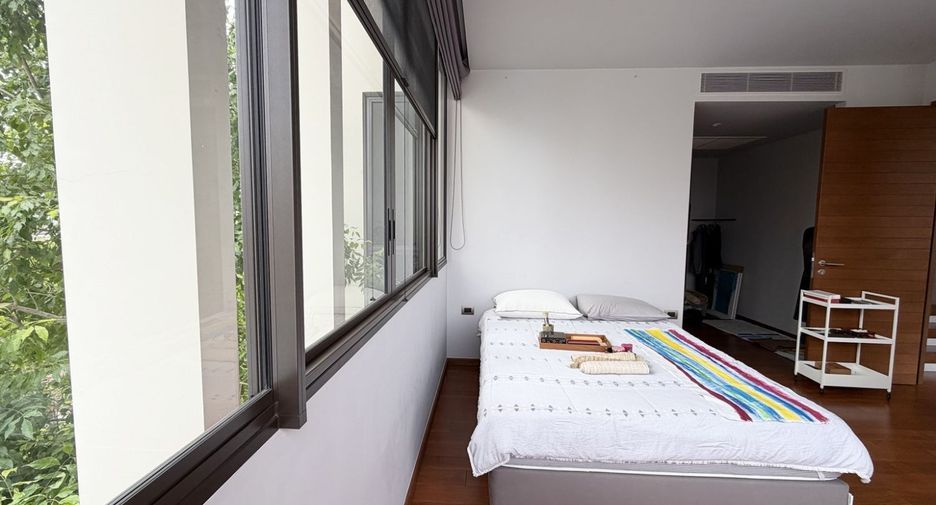 For sale 5 bedrooms house in Watthana, Bangkok