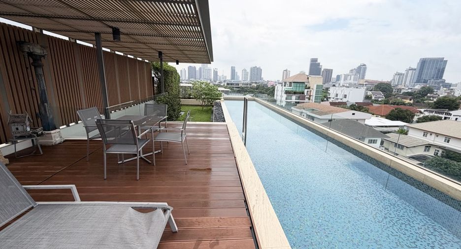 For sale 5 bedrooms house in Watthana, Bangkok