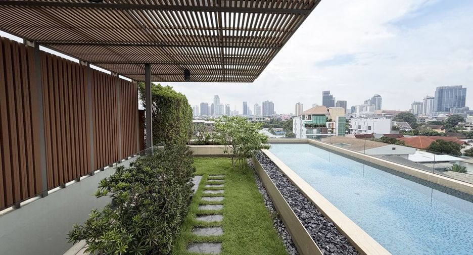 For sale 5 bedrooms house in Watthana, Bangkok