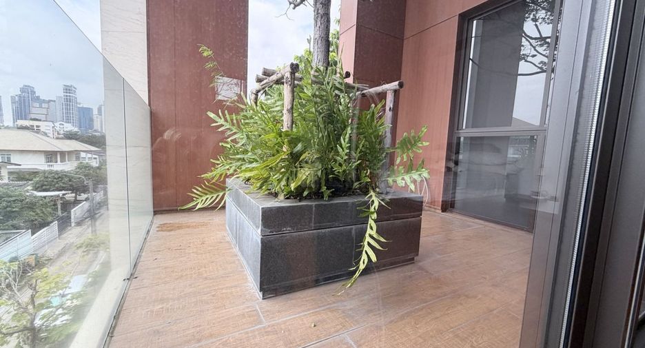 For sale 5 bedrooms house in Watthana, Bangkok