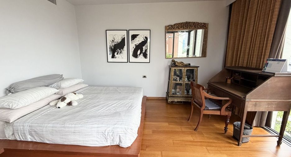 For sale 5 bedrooms house in Watthana, Bangkok
