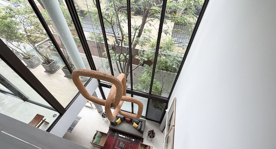 For sale 5 bedrooms house in Watthana, Bangkok