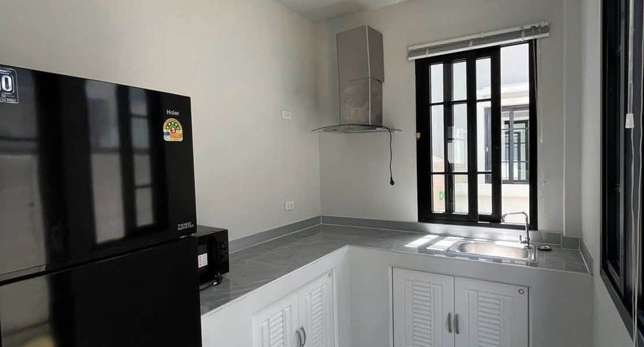 For rent and for sale 3 bedrooms house in Phan Thong, Chonburi