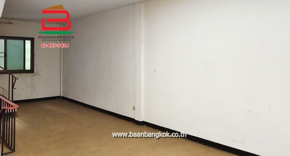 For rent and for sale 4 bedrooms retail Space in Sai Mai, Bangkok