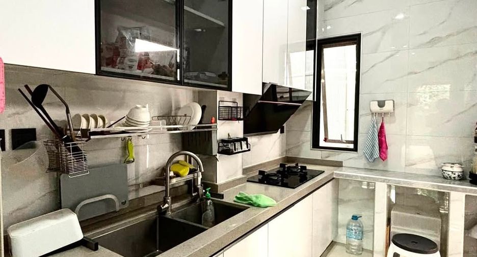 For rent 4 bedrooms house in Suan Luang, Bangkok