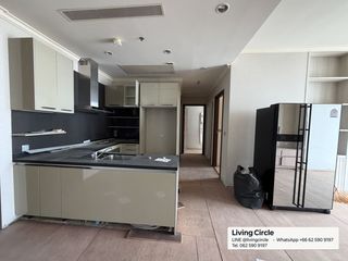 For sale 3 bedrooms condo in Watthana, Bangkok