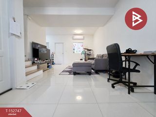 Casa adosada en venta de 4 habitaciones en Krathum Baen, Samut Sakhon