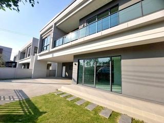 Haus zur Miete mit 4 Zimmer in Bang Phli, Samut Prakan