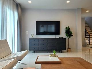 Haus zur Miete mit 4 Zimmer in Bang Phli, Samut Prakan