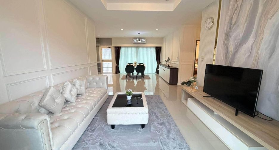 For rent 3 bedrooms condo in Bang Lamung, Chonburi