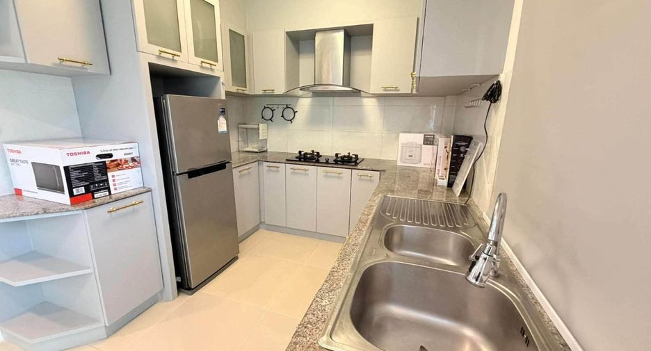 For rent 3 bedrooms condo in Bang Lamung, Chonburi