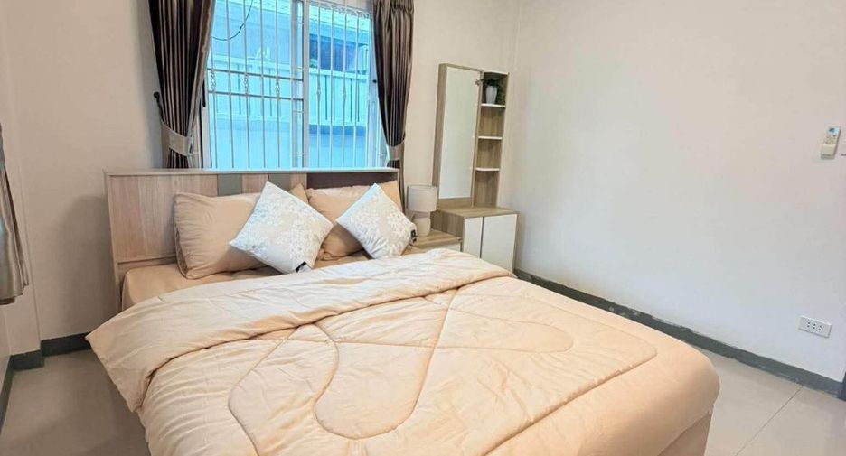 For rent 3 bedrooms condo in Bang Lamung, Chonburi