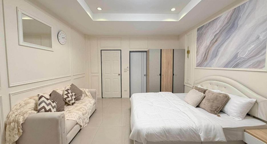 For rent 3 bedrooms condo in Bang Lamung, Chonburi