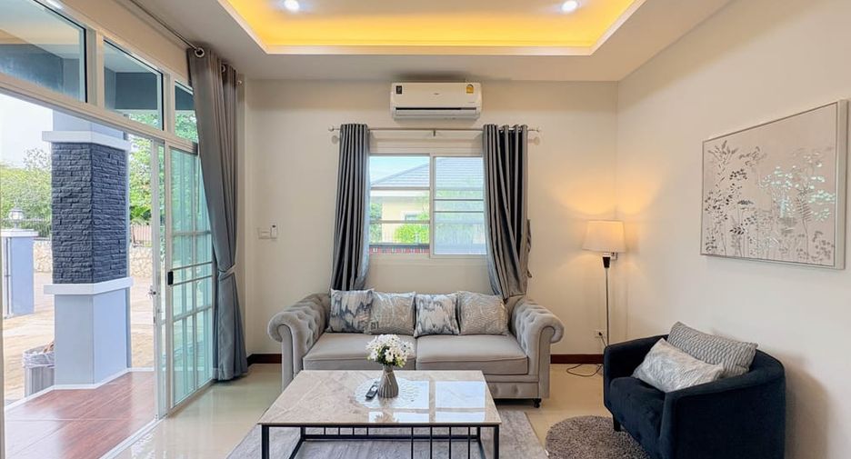 Villa en alquiler de 4 habitaciones en Bang Lamung, Chonburi