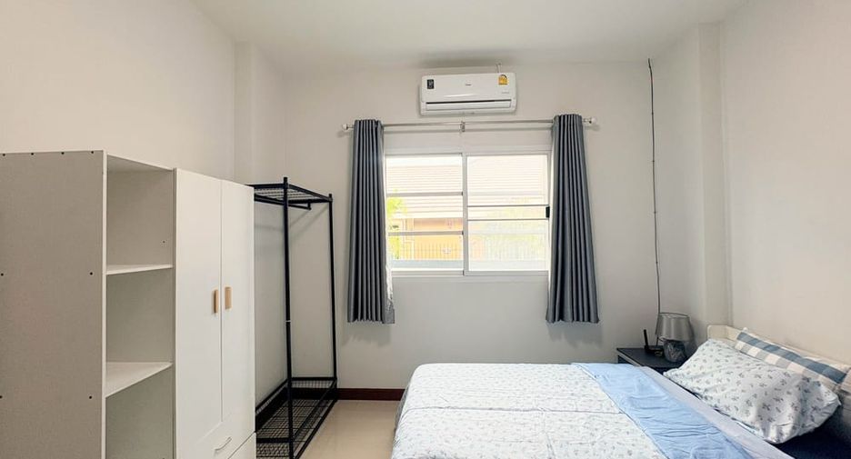 Villa en alquiler de 4 habitaciones en Bang Lamung, Chonburi