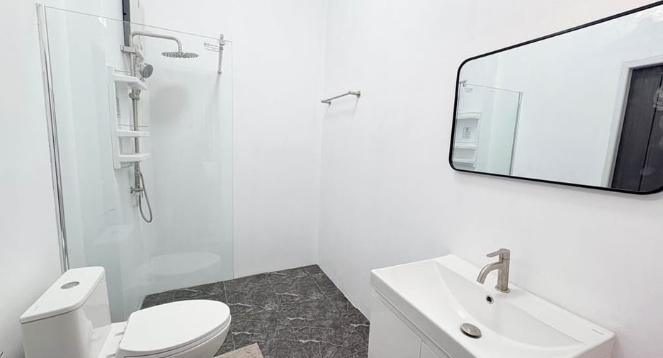Villa en alquiler de 4 habitaciones en Bang Lamung, Chonburi