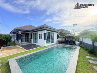 Villa en alquiler de 4 habitaciones en Bang Lamung, Chonburi