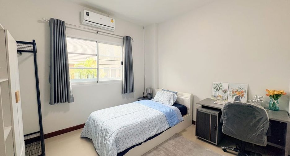 Villa en alquiler de 4 habitaciones en Bang Lamung, Chonburi