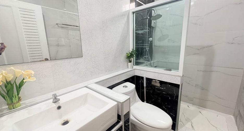 Villa en alquiler de 4 habitaciones en Bang Lamung, Chonburi