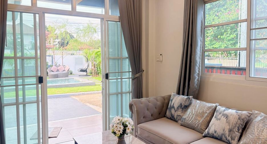Villa en alquiler de 4 habitaciones en Bang Lamung, Chonburi