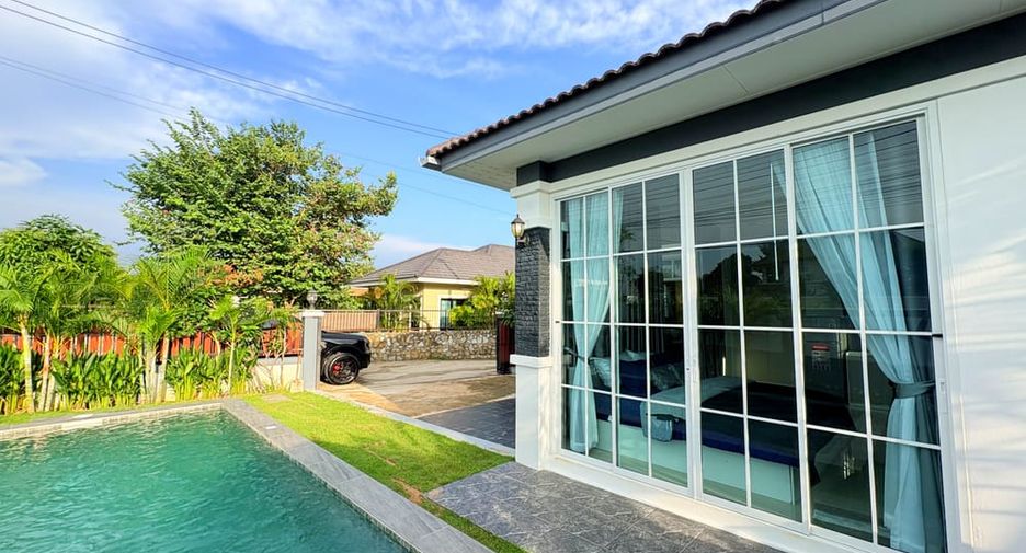 Villa en alquiler de 4 habitaciones en Bang Lamung, Chonburi