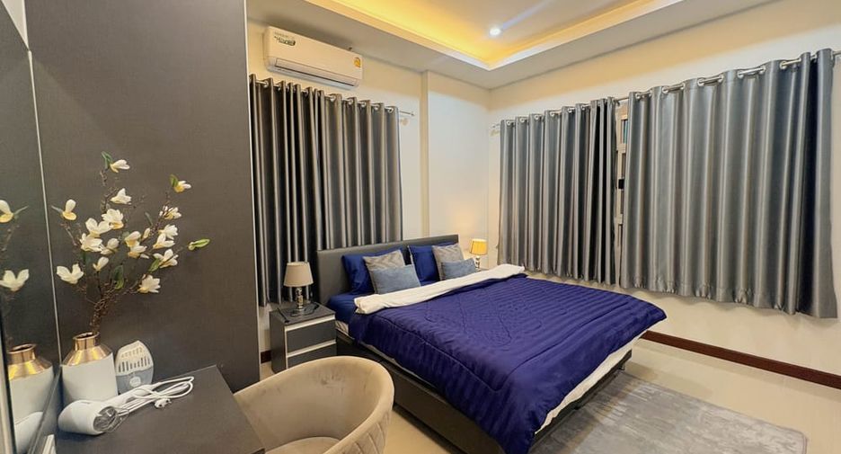 Villa en alquiler de 4 habitaciones en Bang Lamung, Chonburi