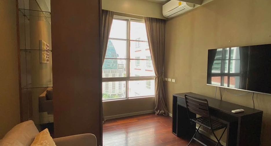 For rent 3 bedrooms condo in Khlong Toei, Bangkok