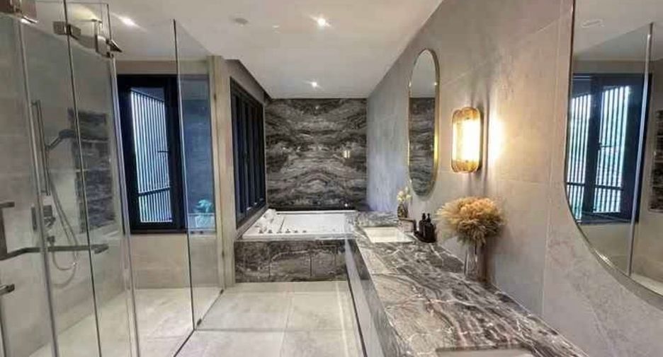 For rent 5 bedrooms villa in Suan Luang, Bangkok