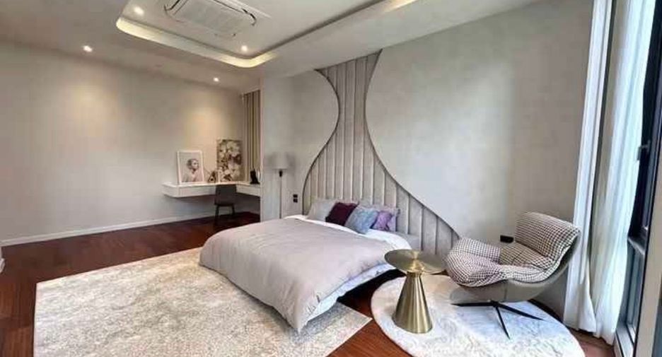 For rent 5 bedrooms villa in Suan Luang, Bangkok