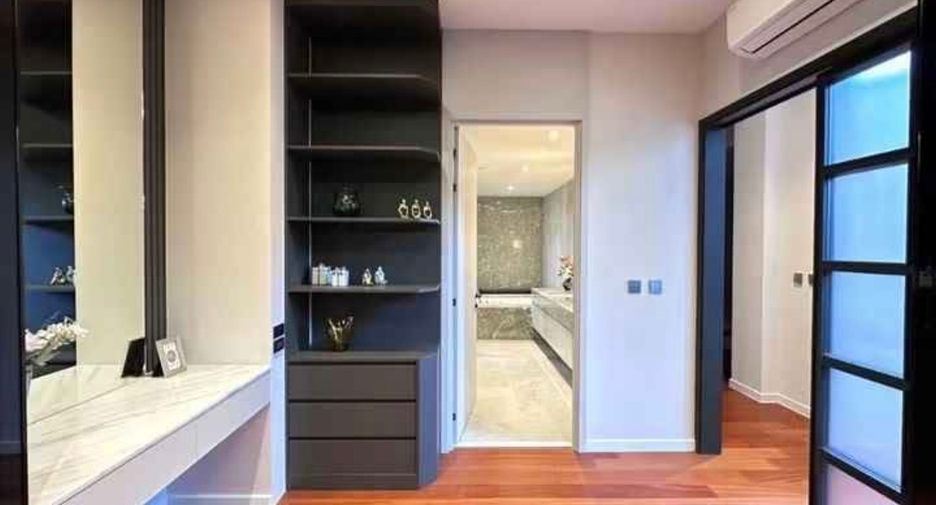 For rent 5 bedrooms villa in Suan Luang, Bangkok