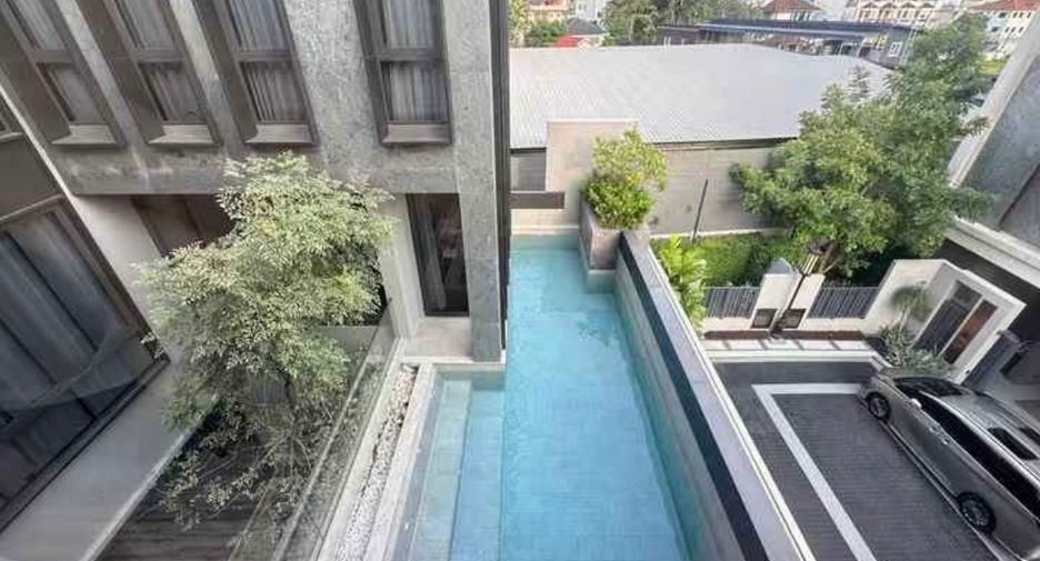 For rent 5 bedrooms villa in Suan Luang, Bangkok