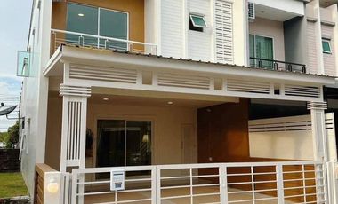 For sale 3 bedrooms townhouse in Mueang Phuket, Phuket