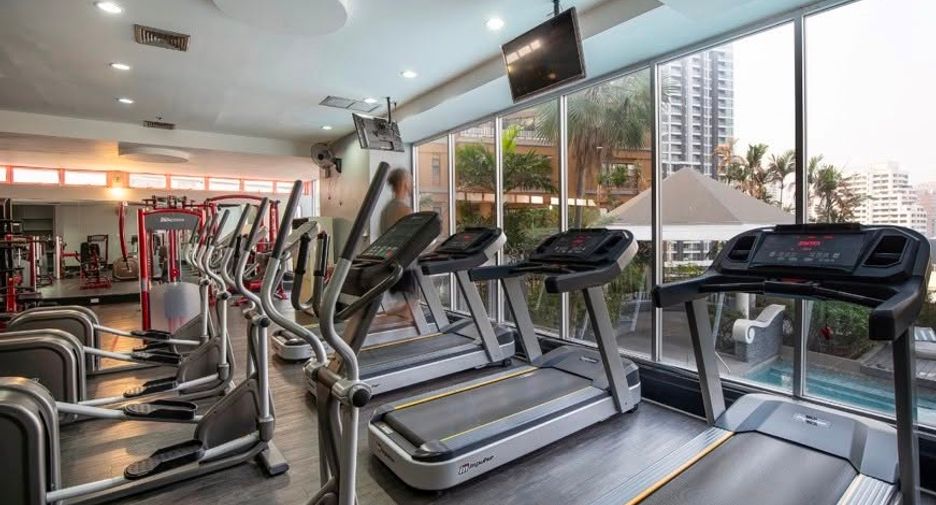 For rent 3 bedrooms condo in Khlong Toei, Bangkok