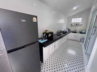 Casa en alquiler de 3 habitaciones en Mueang Rayong, Rayong