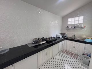 Casa en alquiler de 3 habitaciones en Mueang Rayong, Rayong