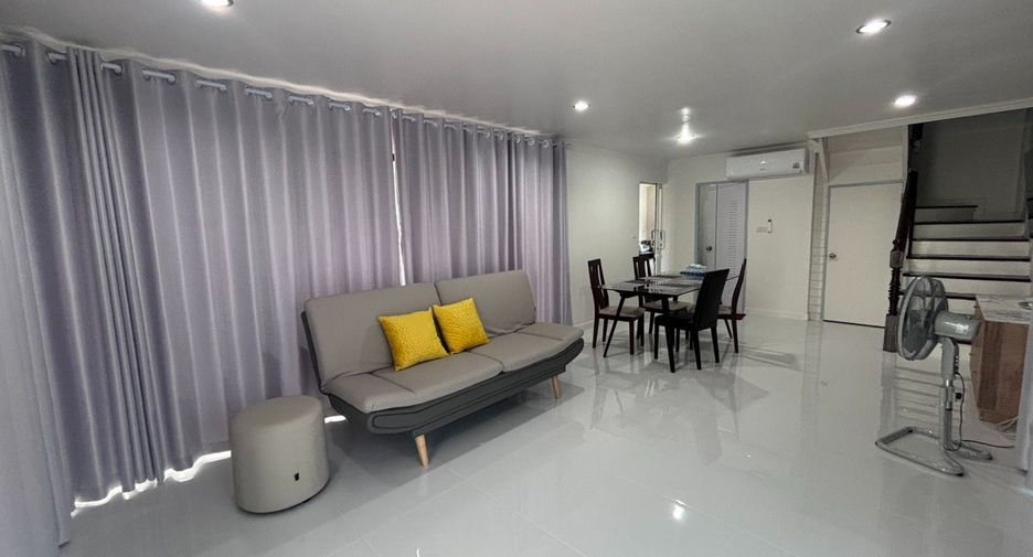 Casa en alquiler de 3 habitaciones en Mueang Rayong, Rayong