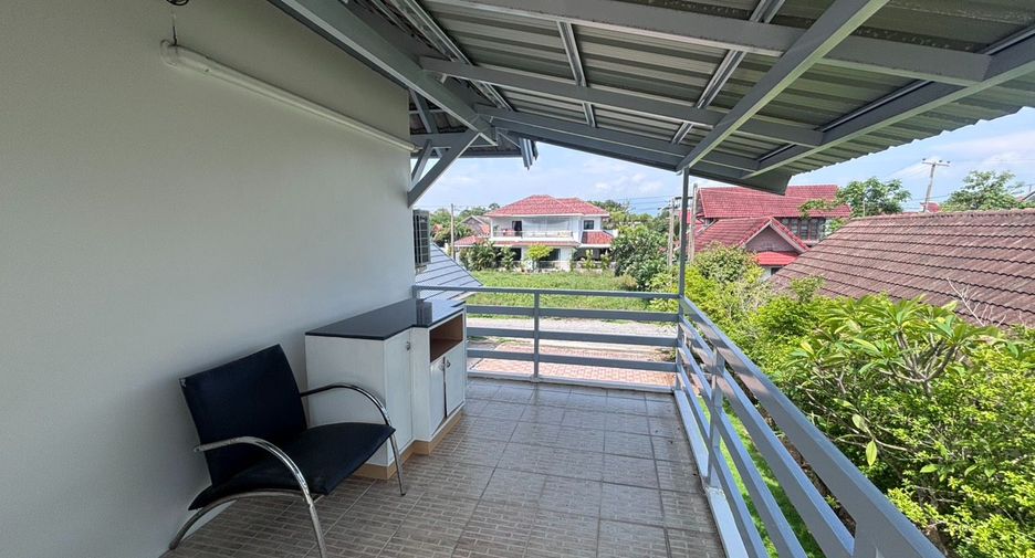 Casa en alquiler de 3 habitaciones en Mueang Rayong, Rayong