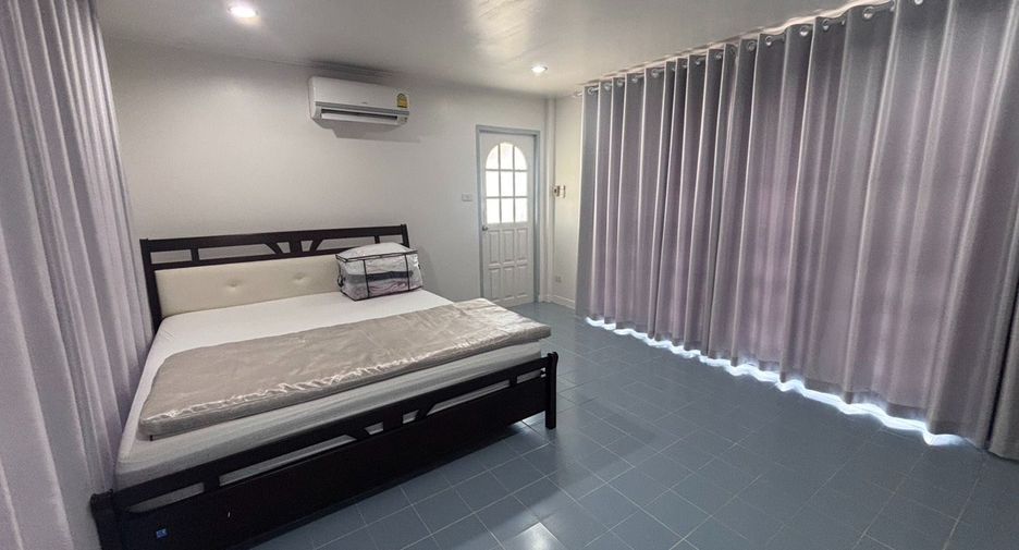 Casa en alquiler de 3 habitaciones en Mueang Rayong, Rayong